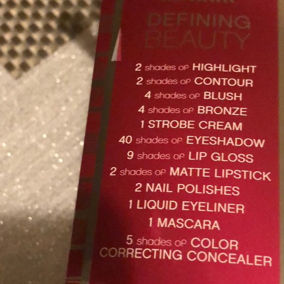 NWT SALE🔴CASE AND 73 PIECE MAKE UP IN TIME FOR HOLIDAY - Picture 5 of 5